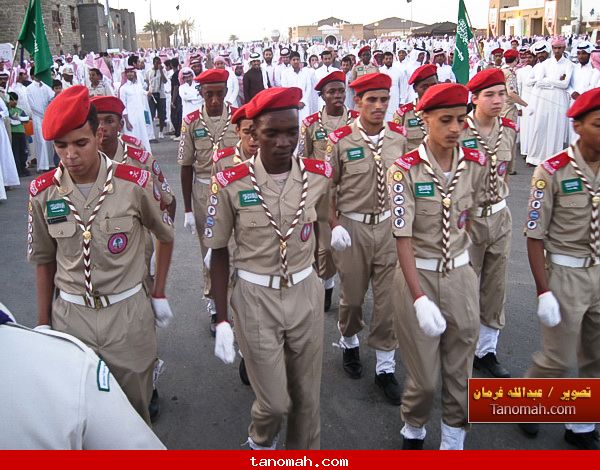 الجنادرية 1430 - عرض عسكري لمجموعة من الطلبة الإستعراضيين المشاركين في مهرجان الجنادرية  