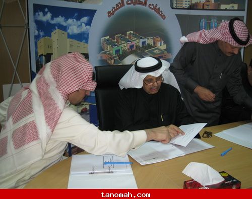 توقيع عقد إنشاء كلية علي بن سليمان مع المقاول بمقر التعليم الفني بالرياض