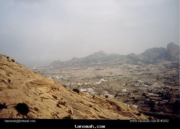 منظر من جبل منعاء لقرى بني لام وال مجادب في تنومة عام 1422