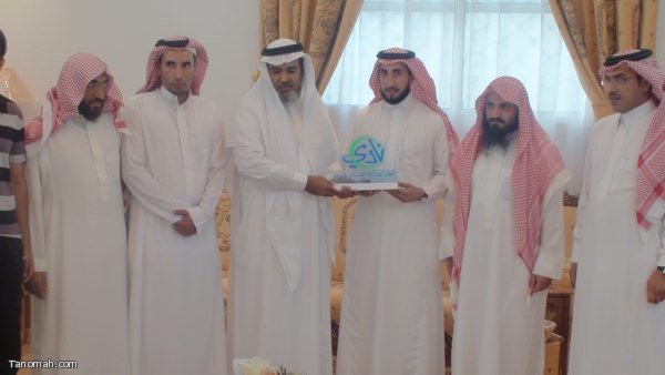 زيارة وفد نادي الملك عبدالله الصيفي لرجل الأعمال سعيد العسيري