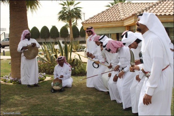 صورمن إحتفال بعض أبناء قبيلة بني شهر في مدينة الرياض بمناسبة عودة الملك حفظه الله وبث عبر قناة MBC   (تصوير عبدالله غرمان)