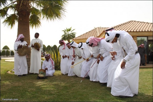 صورمن إحتفال بعض أبناء قبيلة بني شهر في مدينة الرياض بمناسبة عودة الملك حفظه الله وبث عبر قناة MBC   (تصوير عبدالله غرمان)