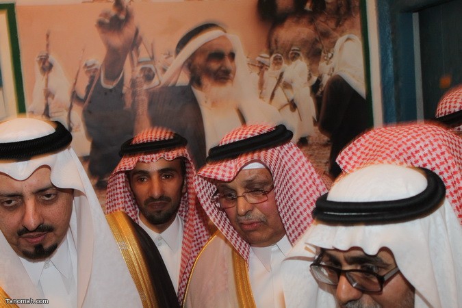 زيارة أمير عسير لجناح تنومة في الجنادرية