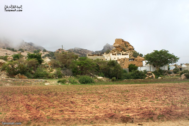 جانب من قرية " آل عضاة" على طريق منتزه المحفار بتنومة ... عدسة عبدالله بن غرمان