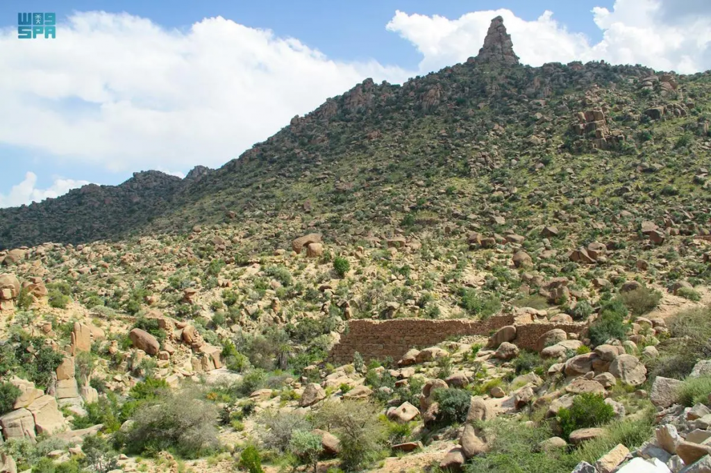 سد داماء الأثري في محافظة ميسان جنوب الطائف فناً معمارياً وقدرة هندسية فريدة من نوعه (عدسة واس)