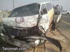 نجاة معلمات مجمع وادي بقرة واصابة سائق الحافلة في حادث مروري 