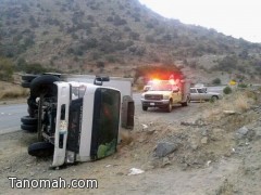 تصادم مركبتين في عقبة القامة ونجاة قائديها