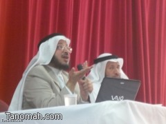 الدكتور ظافر بن حماد والدكتور غرامه بن يحيى يحاضران في ثانوية ابي بكر