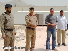 العقيد عثمان بن غرامه الشهري يتفقد مشروع الدفاع المدني في تنومة