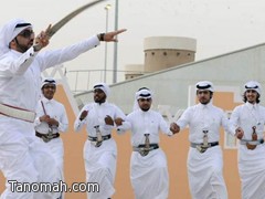 صوت  بن مجدع وايقاعات فرقة " سيوف الجنوب " تجتذب الحضور في الجنادرية