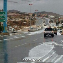 البرد يغطي المدرجات الزراعية والشوارع في بللسمر