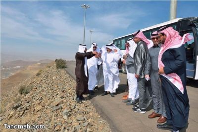 بلدي عسير وأصدقاءه يزور المشاريع ويجمع بين الأمانة والمقاولين