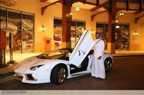 قطري يمتلك سيارة لمبورجيني مغطاة بالذهب الحقيقي