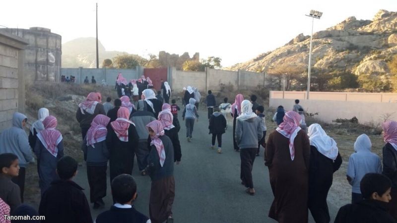 انطلاق برنامج المشي الصباحي في مجمع الحسين بن علي التعليمي