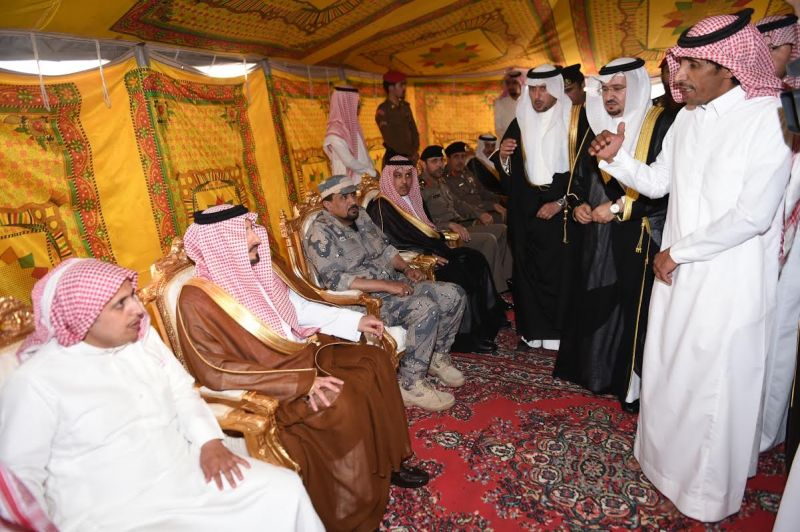 أمير عسير ينقل تعازي خادم الحرمين الشريفين لأسرة الشواطي