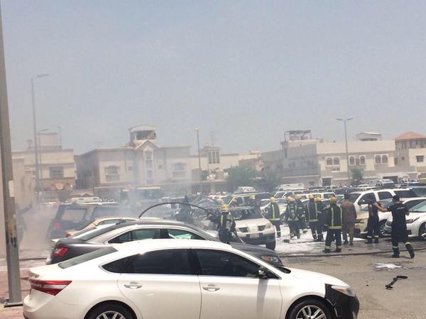 قناة العربية:انتحاري يفجر نفسه عند مدخل #مسجد_العنود في الدمام