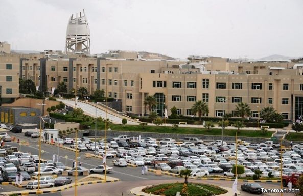 جامعة الملك خالد تنهي المرحلة الأولى من ترشيح الطلبة المتقدمين لقبول لهذا العام