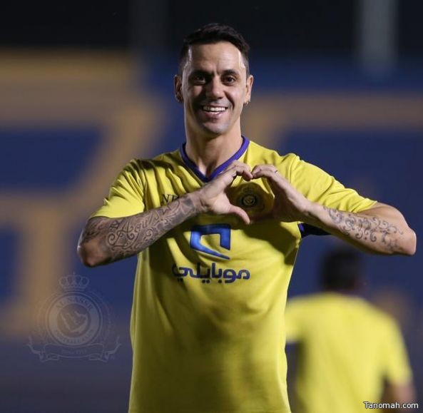 فابيان يودع جماهير النصر