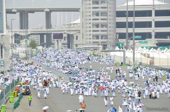 بالصور:حجاج بيت الله الحرام يتوافدون إلى مشعر منى ملبين في ظل توفر الخدمات المجهزة لراحتهم