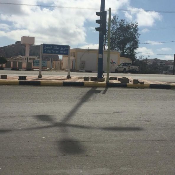 بالصور:مرشحو انتخابات #تنومة يستبقون مهامهم بتشويه الشارع العام بمخلفات الدعايات