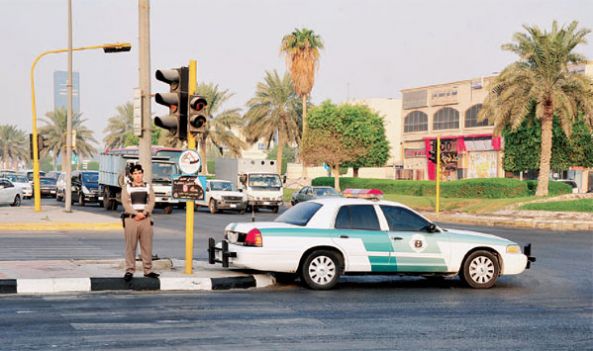 غرامة 900 ريال على من يسمح لشخص لايملك رخصه بقيادة مركبته