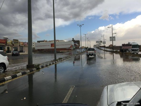 صور من أمطار عسير أمس الجمعة
