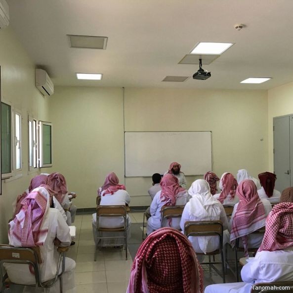 300 نزيلا في سجون منطقة عسير يؤدون الامتحانات