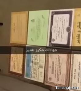 بالفيديو.. مواطنة حاصلة على ماجستير تمزق شهاداتها لعدم حصولها على وظيفة