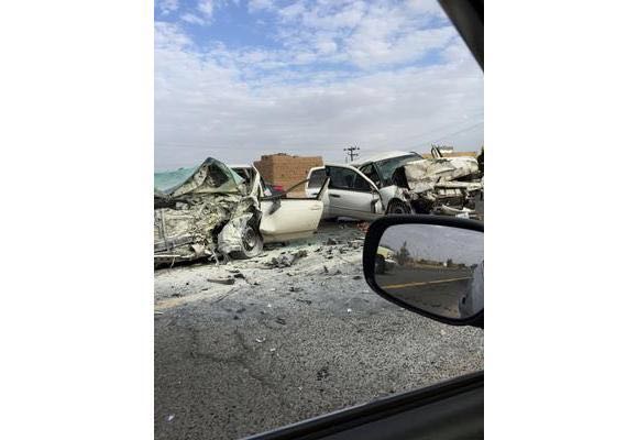 حادث تصادم بين سيارتين يخلف اربع وفيات على طريق خميس مشيط بيشه