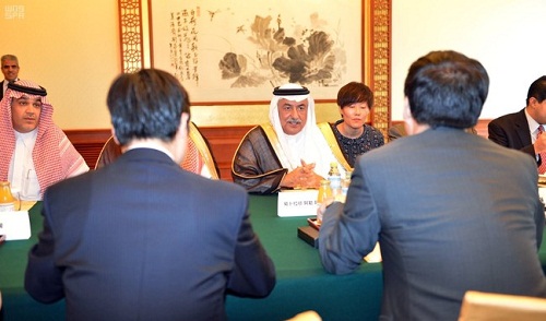 وزير المالية يعقد اجتماعاً مع رئيس بنك الصين