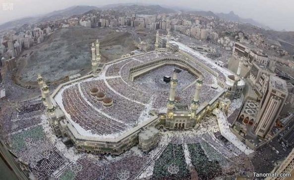 أكثر من مليون ونصف من ضيوف الرحمن يؤدون صلاة الجمعة في المسجد الحرام