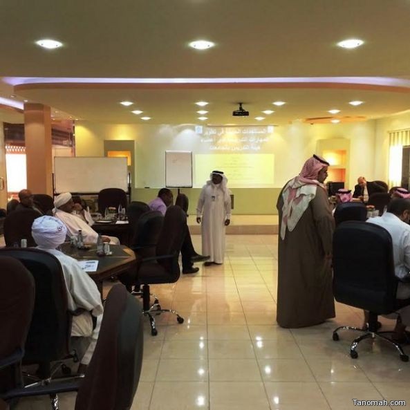جامعة الملك خالد تقيم دورات لمنسوبيها والأمن العام