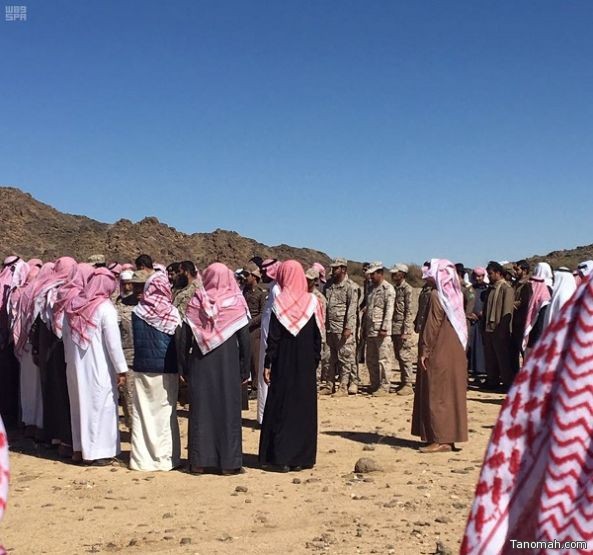 جموع المصلين يؤدون صلاة الميت على شهيد الواجب #الأحمري