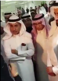 بالفيديو:امرأه تطلب من#وزير_الصحه تفقد مكان أخر في #مستشفى_عسير