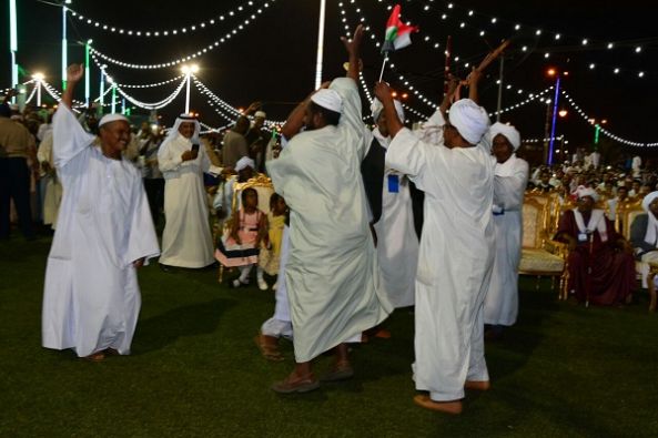 محافظ محايل يشهد الأمسية الثقافية للجالية السودانية . 
