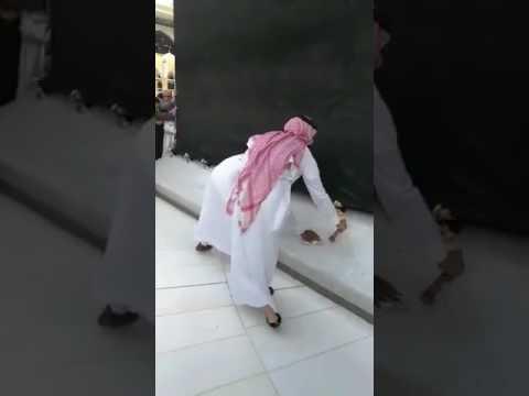 بالفيديو.. غسل الكعبة المشرفة من آثار "حادثة البنزين"