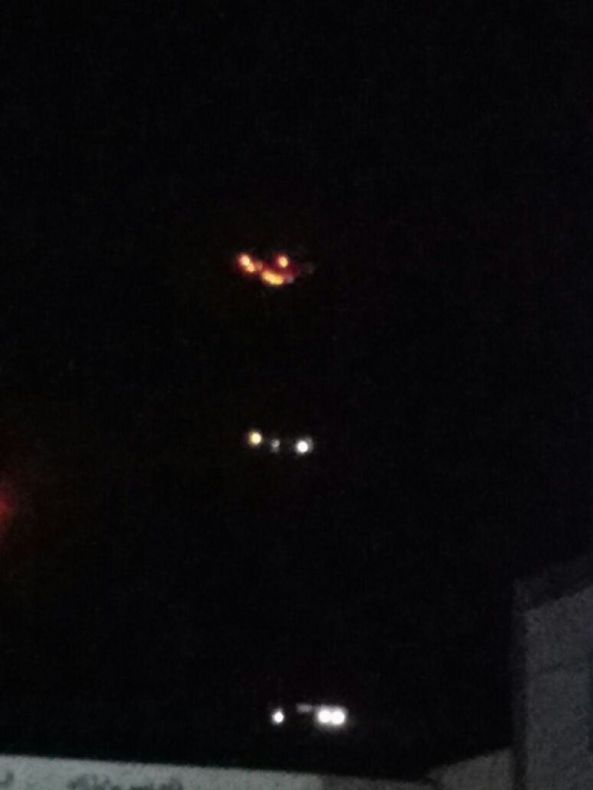 مدني #بارق يباشر حريق في قمة جبل أثرب
