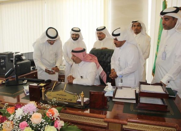 أمين عسير يطلع على مشاريع البلدية في محافظة بلقرن ومركز بنى عمرو