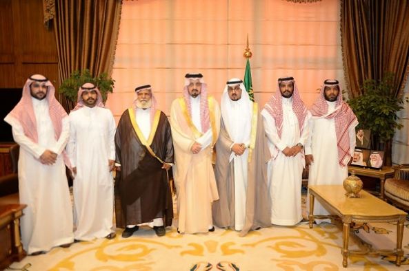 أمير عسير يستقبل أسرة الشهيد الأحمري أمير عسير يستقبل أسرة الشهيد الأحمري