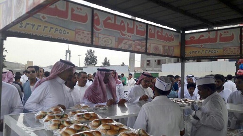 جولة تفتيشية على الاسواق الرمضانية لرئيس بلدية خميس مشيط.