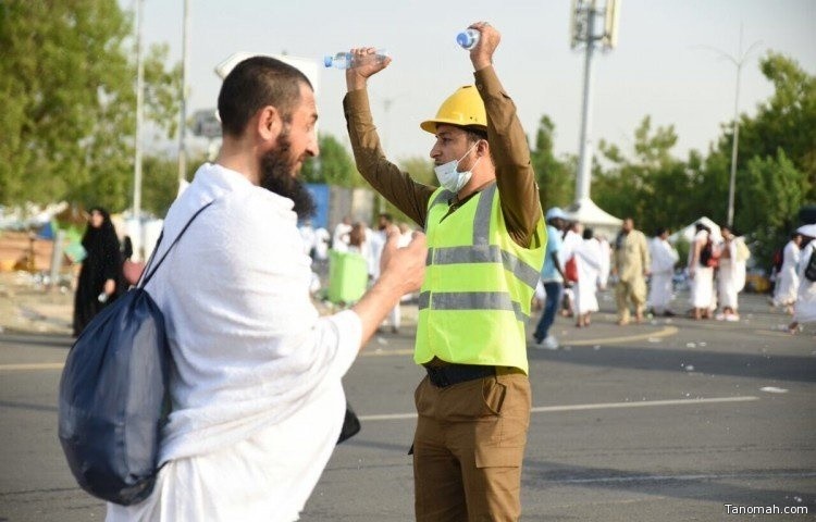 الفريق العمرو يعلن نجاح خطة الدفاع المدني خلال تصعيد الحجاج إلى عرفات