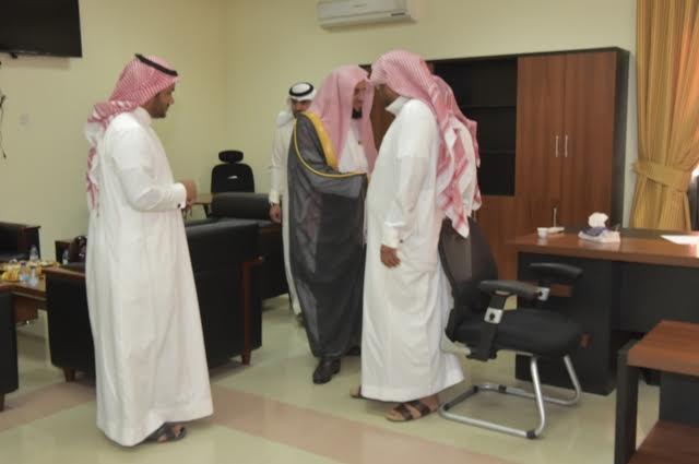 بن فحاس يزور مركز التنمية الاجتماعية بأبها بن فحاس يزور مركز التنمية الاجتماعية بأبها