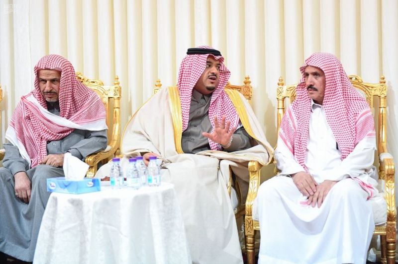 نائب أمير الرياض ينقل تعازي القيادة لأسرة الشهيد  رامي محمد الشهري