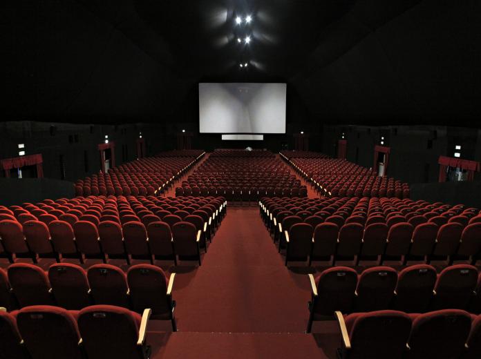 "صندوق الاستثمارات" يوقع مذكرة تفاهم مع أكبر مشغل لدور السينما في العالم