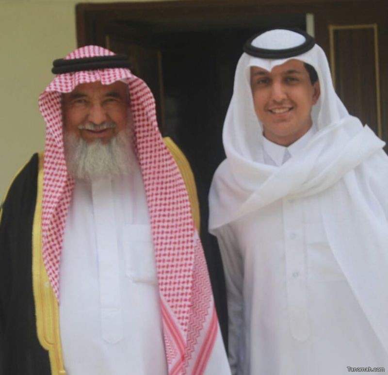وسام الملك عبدالعزيز لشاب تبرع بإحدى كليتيه لوالده