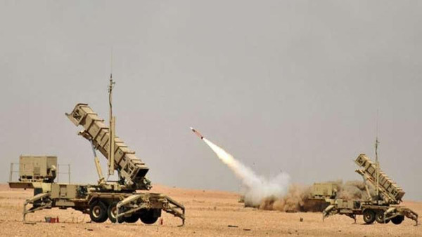 قوات الدفاع الجوي للتحالف تعترض صاروخاً باليستياً أطلقته المليشيا الحوثية باتجاه المملكة