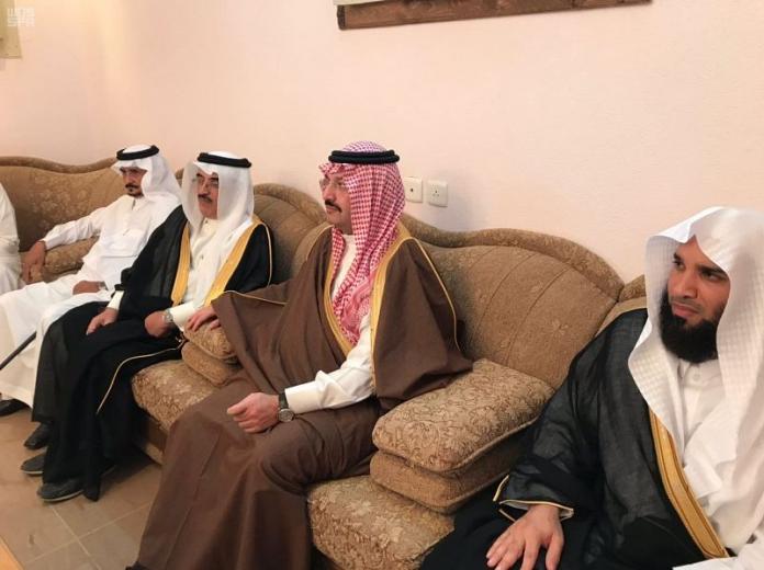 الأمير تركي بن طلال ينقل تعازي القيادة لأسرة وكيل الرقيب العمري