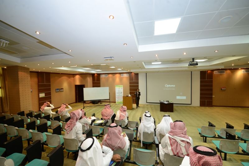 انطلاق البرامج التدريبية الصيفية لمنسوبي التعليم العام بجامعة الملك خالد