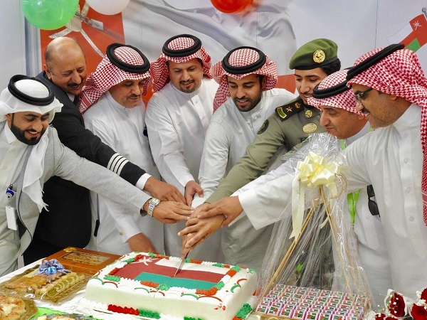 مطار أبها يحتفي باليوم الوطني الـ ٤٨ لسلطنة عمان