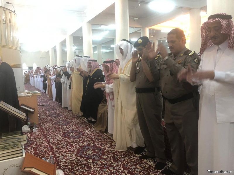الوادعي يتقدم المصلين في صلاة عيد الفطر بمحافظة #تنومة